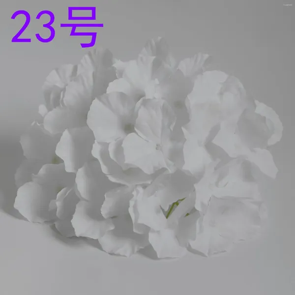 Flores decorativas 30pcs Hydrangea Artificial Silk Flor Head 27 Pétalas Casamento Party Celebração imitação de lã decoração