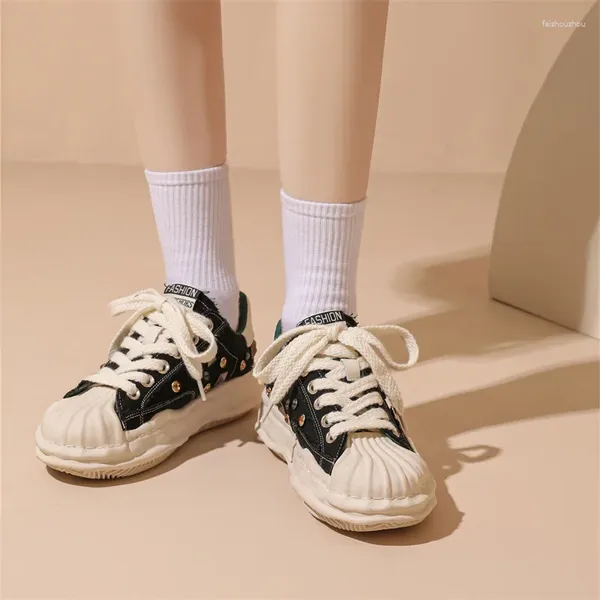 Scarpe casual 2024 Summer in stile coreano da donna Design Platform Sneakers in tela in tela