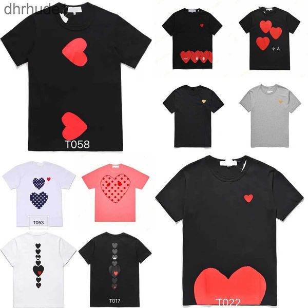 2024 Fashion Herren spielen T -Shirt Garcons Designer -Shirts Red Commes Heart Casual Womens des Badge Graphic Tee Heart hinter Buchstaben auf der Brust cdg Stickerei Kurzschlafen 73XV