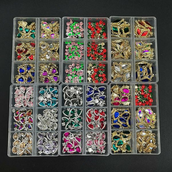 1Box ​​3D Rhinestones Kalp/Gezegen Takıları Takı Cam Luxe Tırnak Parçaları Elmas Kristal Tırnaklar Sanat Dekorasyon Aksesuarları