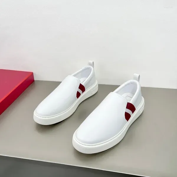 Casual Shoes 38-45 gestreiftes Design Fashion Männer Schuh echte Leder-Laibers Moccasins auf Wohnungen männliche Fahren rutschen