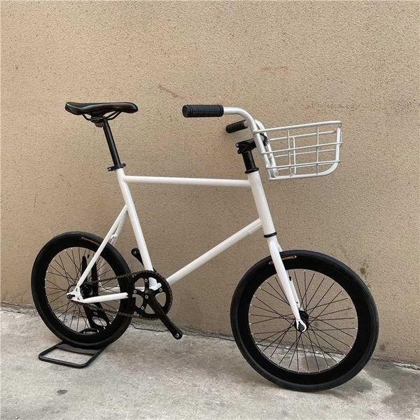 Fahrräder 20 Zoll hoher Kohlenstoffstahl Rahmen Fixed Gear Bike BMX Girls Student Bicycle mit Korb kleines Fahrrad Y240423