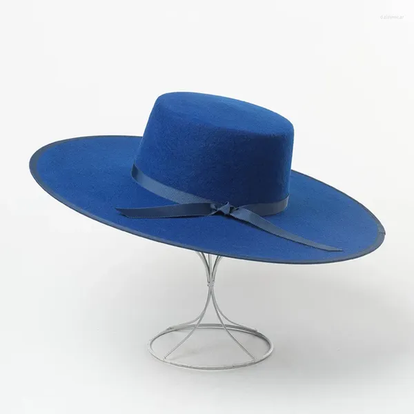 Berets elegante breite Krempe Wolle Filz Damen Hut Ribbon Bowknot Blue Fedora für Frauen Hochzeitskleid