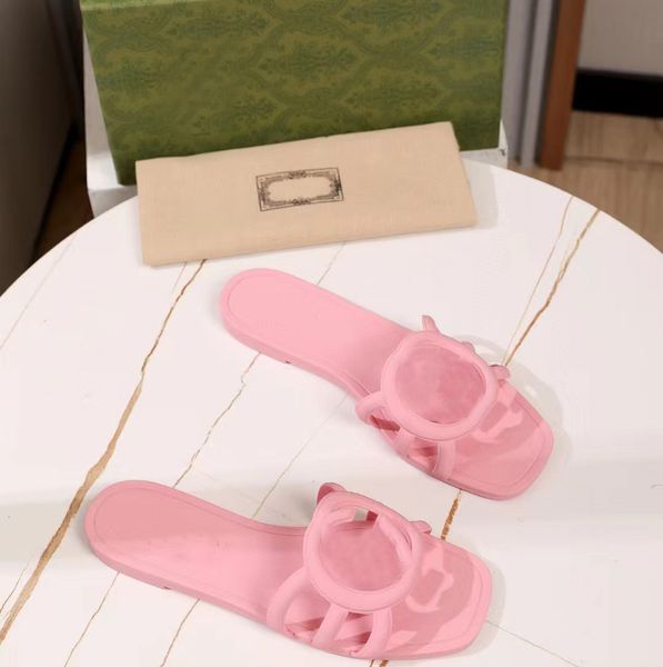 Designer de luxo de verão Mulheres saltos planos saltos doces sandálias de doces vulcanizou sapatos de festa de moda oca