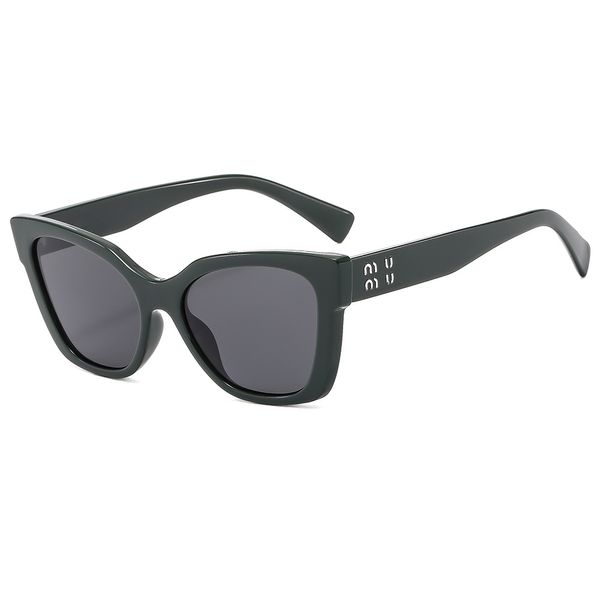 Designer Moda M Mulheres Mulheres Sunglasses Frame Oval Men Óculos de sol Cat Goggles Óculos de sol femininos de luxo lazer UV400.