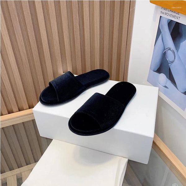 Pantofole donne 2024 minimalista retro pro skin velluto morbido fondo casa sandali esterni non slip piatto per