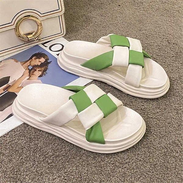 Pantofole ipersoft stivali scuri 2024 donna sandali carini scarpe sneakers in spiaggia sport servini di lusso tenks pratica pratica