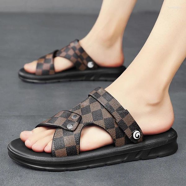 Sandalen modische und trendige Outdoor Casual Sports Strandschuhe mit einem Hauch von Treten auf Kot Single Word Retro -Stil