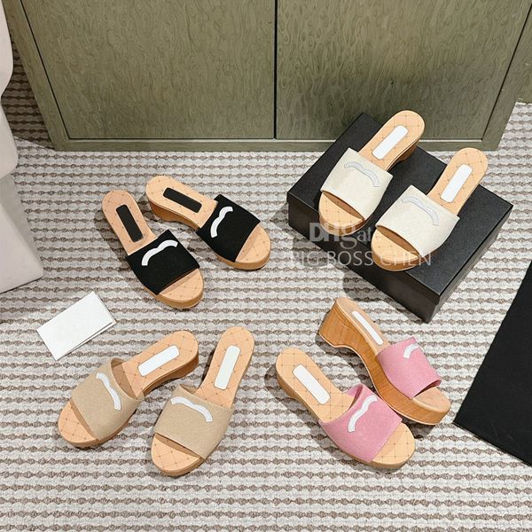 Торговые тапочки с высочайшим качеством платформы для платформы для мул -сандалии пляжные обувь роскошные дизайнерские тапочки для женской фабричной обуви с коробкой