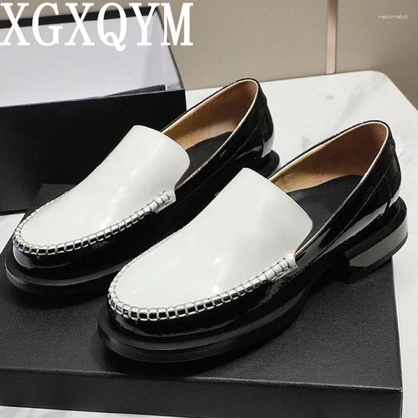 Kleiderschuhe Patent Leder schwarz weiße Frauen Oxfords Low Heel Mix Farbpolster Slip-On-Büro Damen Karriere Mode Rund Toe Design