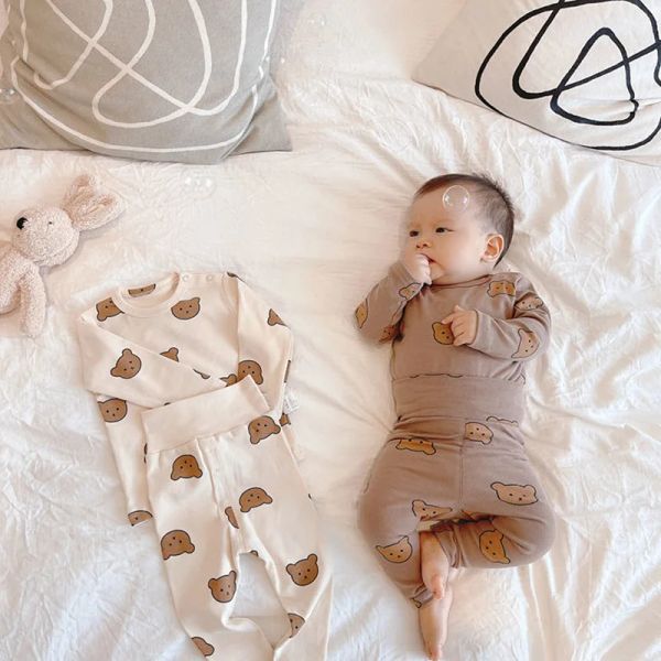 Conjuntos fofos Urso Autumn Sets Baby Pijamas Baby Conjunto de algodão macio meninos meninas Top calça 2pc Conjunto de roupas de bebê de 02 anos