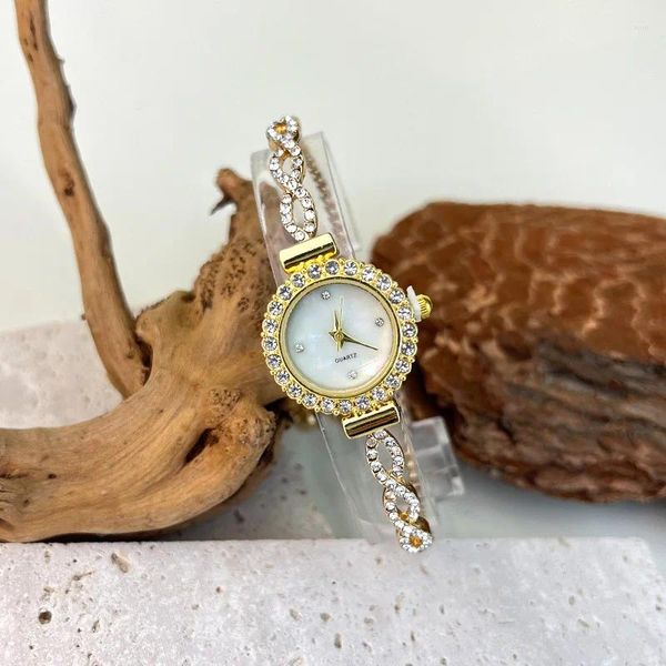 Orologi da polso marca di orologi da donna Small Diamond Bracciale Vintage Regolable Chain Clock Fashion Light Luxury RELOJ V129