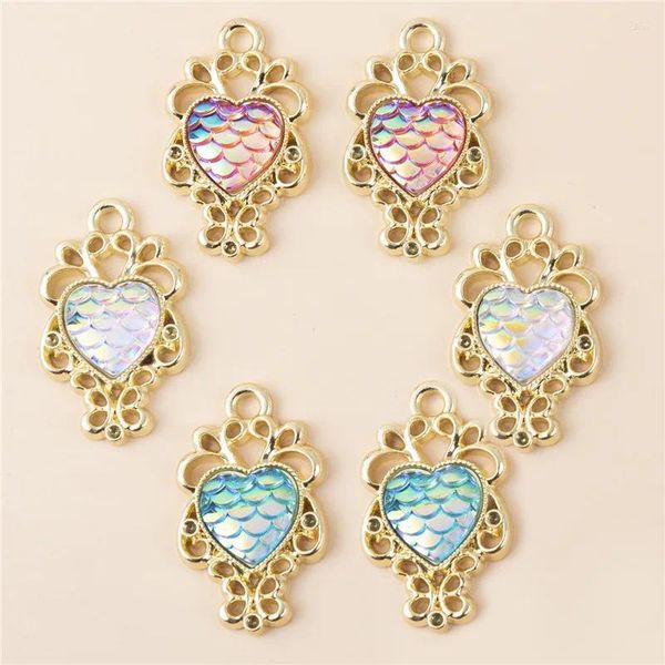 Ciondoli 10 pezzi Love Fish Scale in pizzo in pizzo Ciondolo fai-da-te Colore a forma di cuore Collana Bracciale Accessori per gioielli