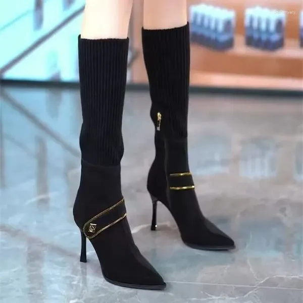 Botas Botas Mujer Ponto Ponto Mulheres Altas Moda de salto alto dois a menos não do que meias de luxo na altura do joelho sapato