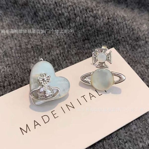 Luxury Viviennes Westwoods Earring Designer Earring for Woman Saturno Pearl Earring Empress Western Dowager Dowager White Jade Asimmetric Orecchini