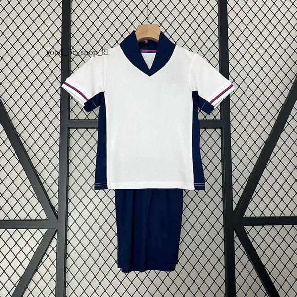 2024 EURO 24 25 Camisa de futebol Bellingham Soccer Jerseys Saka Foden England Rashford Sterling Seleção nacional Kane Circt Kids Set Kit Tops 957