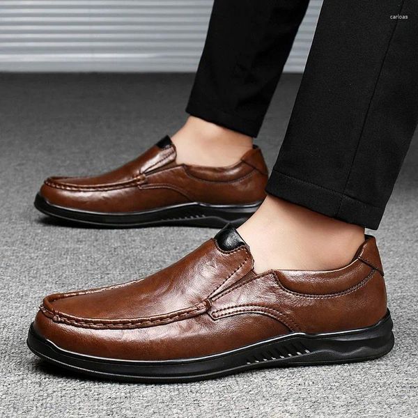 Sapatos casuais Men's Business Slip no trabalho Lazer respirável coloração sólida Couro preto Men