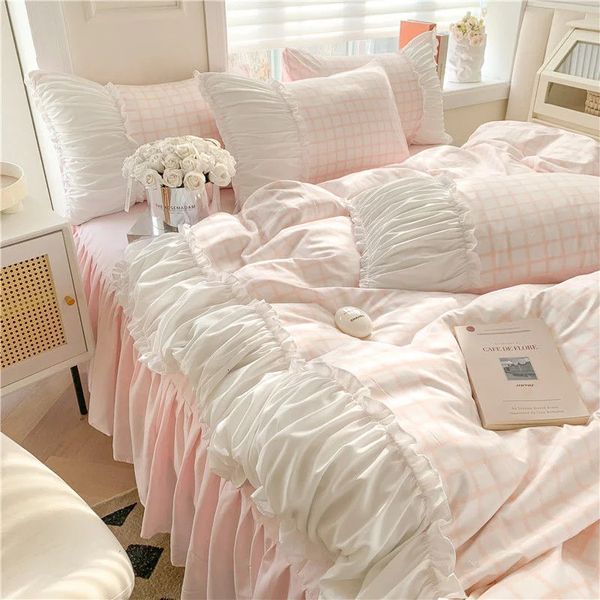 Conjunto de roupas de cama de princesa de estilo coreano Luxury Rink Lattice Tampa de edreca de babados de travestas de lençol de colchas de renda 240416