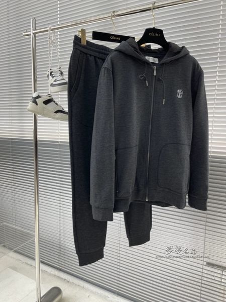 Studi da uomo set autunno inverno grigio scuro con cappuccio brunello pantaloni gambe cucinelli vestiti