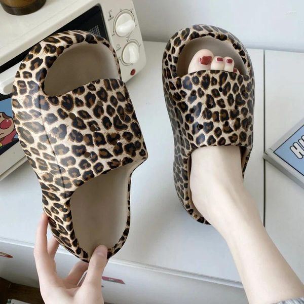 Pantofole donne estate da 5,5 cm spessa suola stampa leopardo stampe esterne scarpe piattaforma esterne femmine maschi di moda spiaggia spiaggia