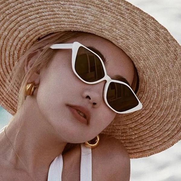 Óculos de sol Moda Cat Eye Women Women Brand Designer Vintage Sun Glasses Shade White Beach Shade Sexy Gafas de Sol 2024