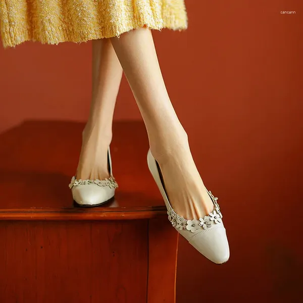 Sapatos casuais Phoentin feminino Designer de designer no Basic 2024 Spring Elegant 2cm Flower Low Saltos Lady Party Gold bege Bombas FT3415