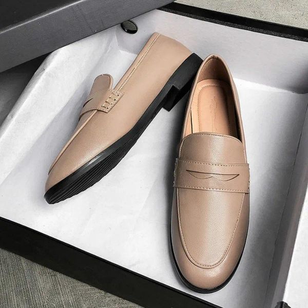 Lässige Schuhe einfache Designerin Frühlingsfrau PU Leder Slip für Frauen bequeme Damen Flats Slebende Mokassins Zapatos JJ27