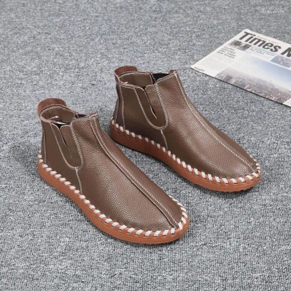 Sapatos casuais de couro masculino outono e inverno estilo um pé de sola macia masculina alta de fundo liso