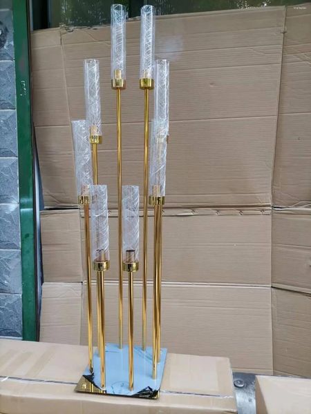 Titulares de velas 8heads Gold Acrílico Pillar Candles Metal Stand para a passarela de decoração de fase de casamento