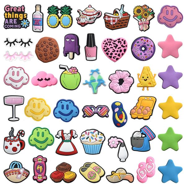 Meninas Young Charms Anime Charmos Memórias de Infância por atacado Presente Funny Cartoon Charms Acessórios para calçados PVC Decoração de fivela de borracha macia Charms