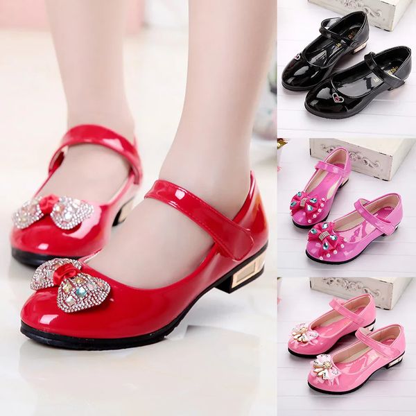 Mädchenschuhe ly angekommene Kinder Kinder Baby Mädchen Kristall Bling Bowknot Single Prinzessin Schuhe Sandalen Mädchen Sandalen Schuh rot 240416