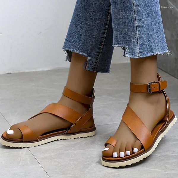 Scarpe casual da donna set di dito sandali piatti estate fibbia di roma solido round plus size flip flip sandales femmes ete