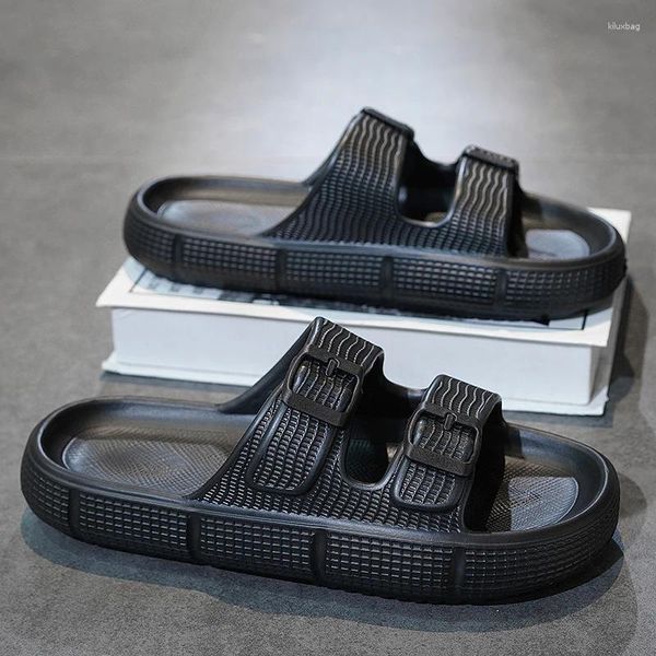 Slippers projetados masculinos Ultra Light Fashionavelmente simples Sandálias masculinas grossas de fundo grosso confortável ao ar livre leve