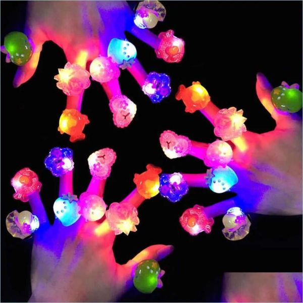 Leuchten LED -Ringe bevorzugt Glow Party -Gefälligkeiten blinkende Kinderpreise Box Spielzeug Geburtstag Klassenzimmer Belohnungen Ostern Themen Schatz Supp Dhlkm s