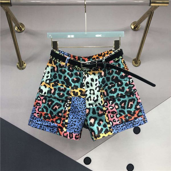 Jeans feminino de estampa de leopardo colorido para o verão novo manchas de emagrecimento de cintura alta com bolsos grandes e calças quentes da perna larga