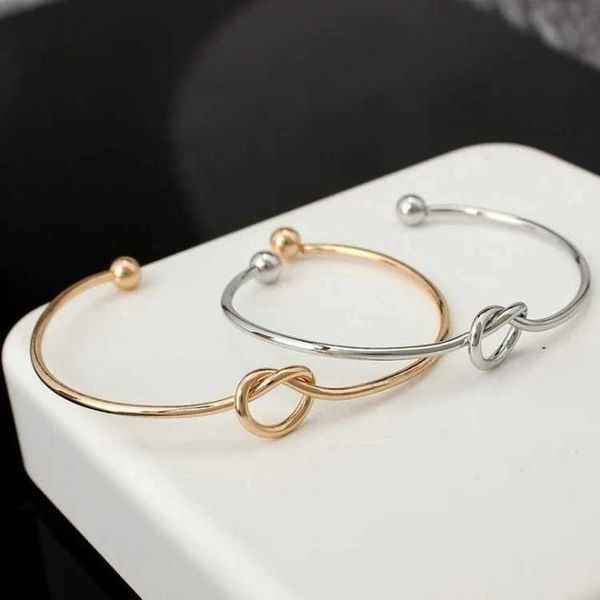 Braccialetti di braccialetti per cuffie per nodo regolabile in rilievo per perline per donne regalo di gioielli semplici sdolcini di San Valentino Regalo 240423