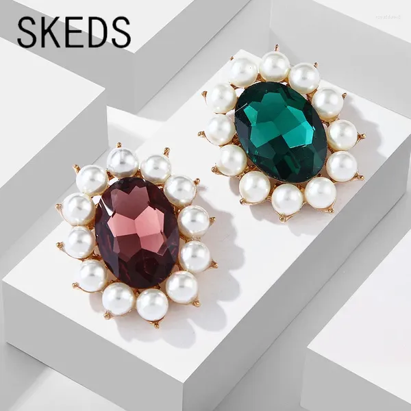 Spille Skeds Women Women Vintage Pearl Big Rhinestone Pins Luxury Shiny Boutique Accessori per cappotti classici Accessori Lady Elegant Lady Pin