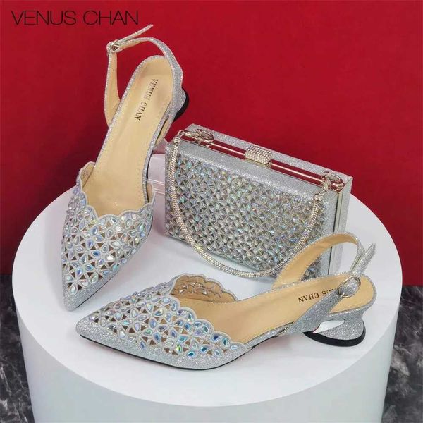 Sandálias mais recentes mais recentes projetos italianos Africano Womens High Heel Ponto Sandals Party Party Wedding Party Silver Color Shoes e Bags Setl2404