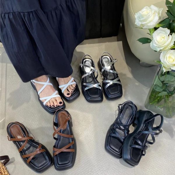 Lässige Schuhe gemütliche Freizeit gekreuzte dicke Sohle Schnalle-Gurt Sommer Sandalen Quadrat