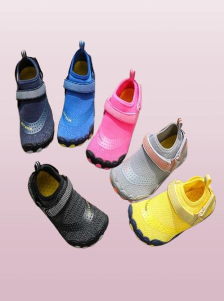 Sapatos aqua para crianças praia rápida praia descalça sapatos meninos garotas nando de camping sandals de cinco dedos y07141337872