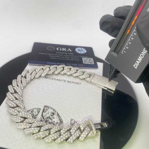 Дизайнерские ювелирные изделия целый хип -хоп ювелирные изделия 15 мм VVS Moissanite Chain Bracelet S925 Iced Out Long Box Clasp Diamond Cuban Link Brac334K