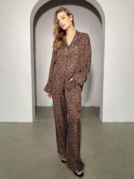 Pijamas de estampa de leopardo de roupas de dormir femininas