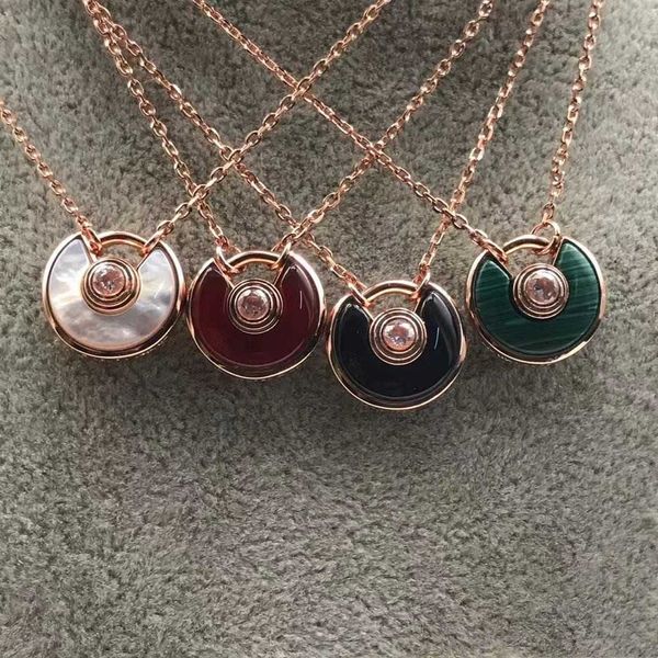 Marca de designer amulet colar de prata pura branco bege vermelho ágata pavão stone segurança talismã de clavícula feminina pingente circular