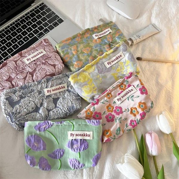 Borse cosmetiche 2024 Donne Fashion Flowers rossetti Bante per campeggio da viaggio per viaggi Neceser Organizzatore coreano Student Pencil Case