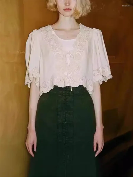 Женские блузки Женские V-образные вырезы Hollow Out вышитая рубашка 2024 Весна/лето жены с короткими блузками