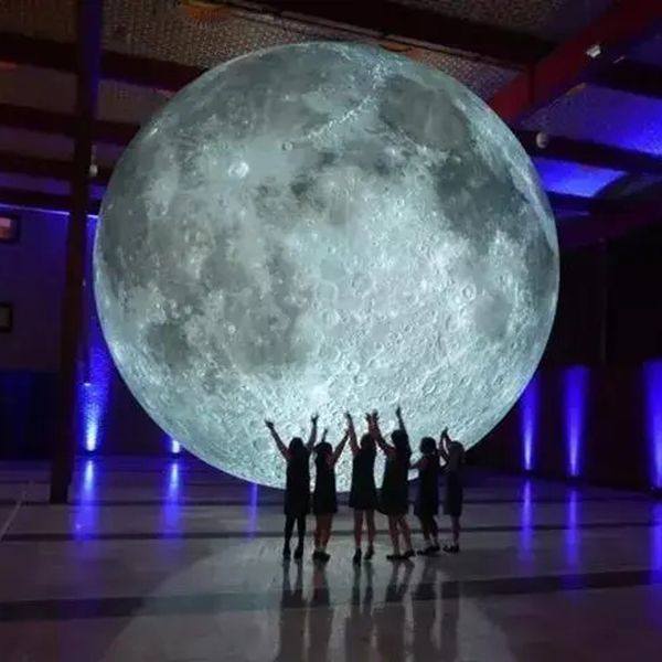6m dia (20 pés) com soprador de iluminação gigante cinza inflável bola de lua inflável pendurar balão planeta para decoração de festival