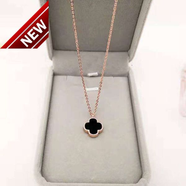 Van Clover Necklace in acciaio titanio in acciaio a doppia faccia di colore fortunato stile di moda versatile stile non facile da sbiadire la collana femminile