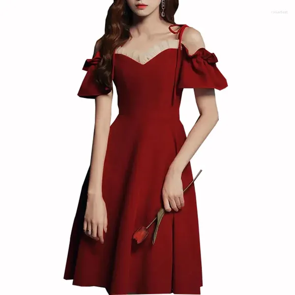 Lässige Kleider hochwertiger Mini Slip -Kleid Frauen Party 2024 Ankünfte rot schwarz ausgestellte Ärmeln Spitzen -Promi -Abend Club
