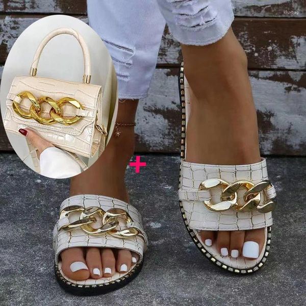 Hausschuhe 2024 Designer Sommer Bling -Geldbörsen und Schuhe Set Ladies Kettenbeutel passende Frauen Sandalen Handtaschen Handtaschen