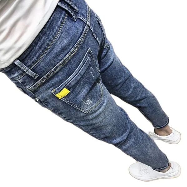 Sortelas de moletom de moldura 2022 Estudantes casuais de moda Casual Guy Personalidade Jeans skinny Men da marca masculina da moda fina de calças de calça